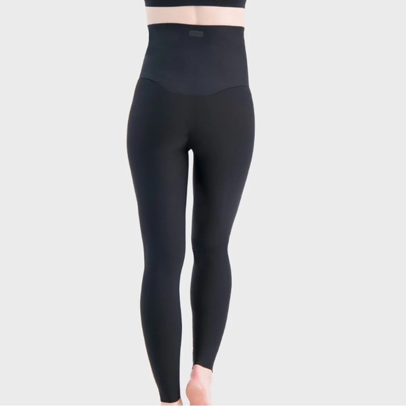 Glowe Maternity Legging - Picture 7 of 7